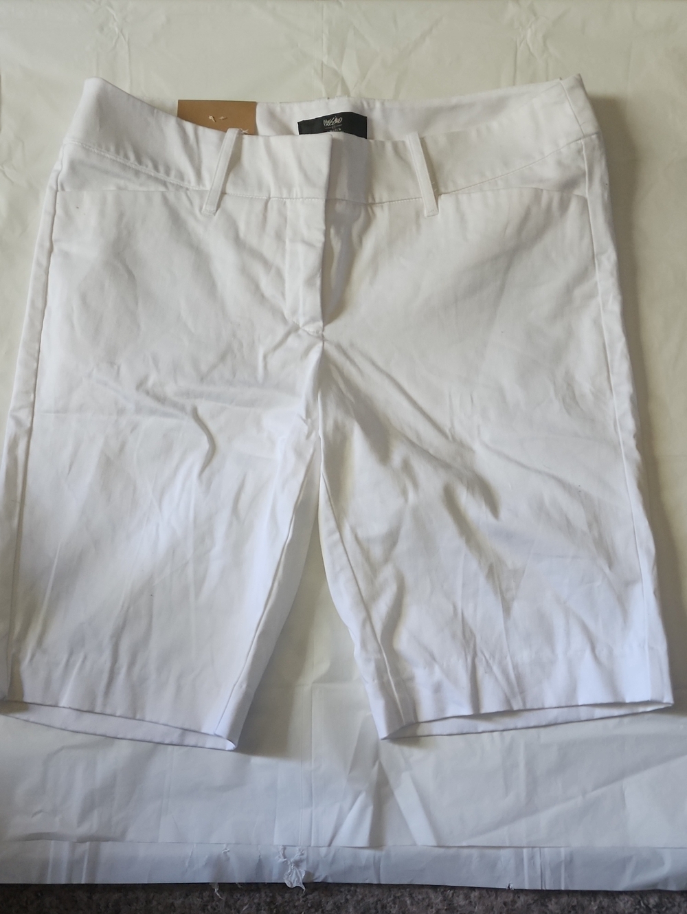 Stretch Mid-Rise White Bermuda Shorts